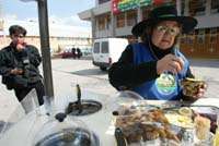 Una docena, perfectamente envasada en potes pl�sticos, costar� 300 pesos. Foto: Christian Castro