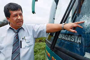 Apedrean bus en Ruta 5 Norte