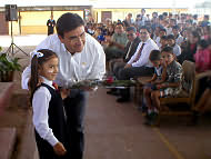 Entrega de uniformes escolares