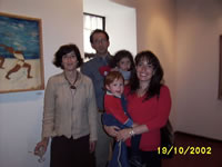 M�nica S�nico, Sergio Milic, Paula Jim�nez y sus hijas Catalina y Sof�a. (20kb)