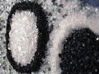 Detalle de cuarzo con roca negra de meteorito (38,401 bytes)