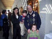 Gonzalo Figueroa, Manuela Figueroa junto a Valentina y Benjam�n (37kb)