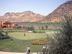 Foto: vista dell Club, a la derecha, casa de Marcelo R&iacute;os