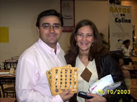 El Alcalde de Colina, Mario Olavarr�a junto a su se�ora M�nica Nelson (33kb)