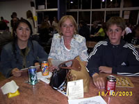 Marcia Retamal, Mar�a Paz Etchegaray, Fernando L�pez-Huici (37kb)