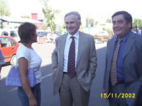 Adolfo Zald�var a su llegada (29,623 bytes)