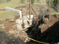 Quebrada El Manzano, en Polo Manquehue 4, salida socabada. (58,464 bytes)