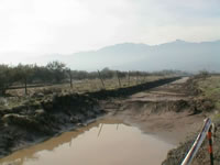 Llegada del camino a La Dehesa al camino al fundo Chicureo. (26,661 bytes)