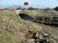 Paso de la quebrada bajo el camino al fundo Chicureo. (60,309 bytes)